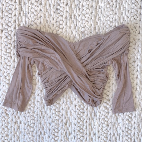 TOBI Off the Shoulder Runched Crop Top in Beige - Size: S - Picture 2 of 3